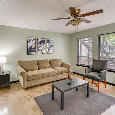 Dallas Condo Walk To Katy Trail, Dining And Shops